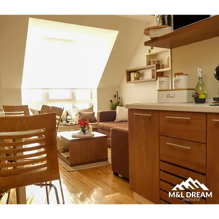 Mir I Lira Apartment *