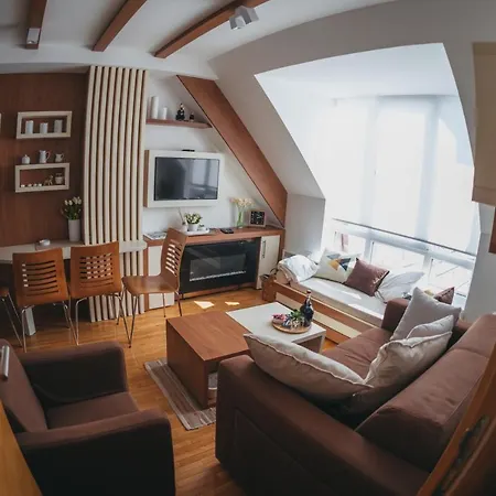 Apartment Mir I Lira *