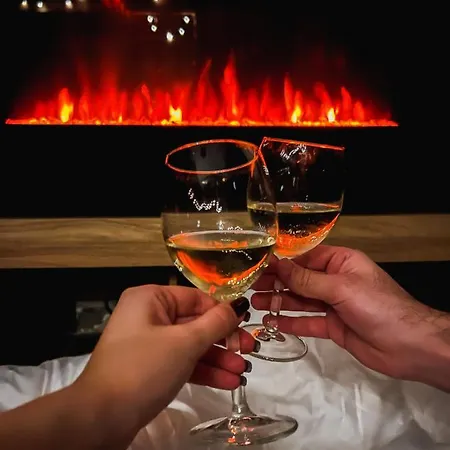 Mir I Lira Apartment *