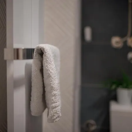 Mir I Lira Apartment *