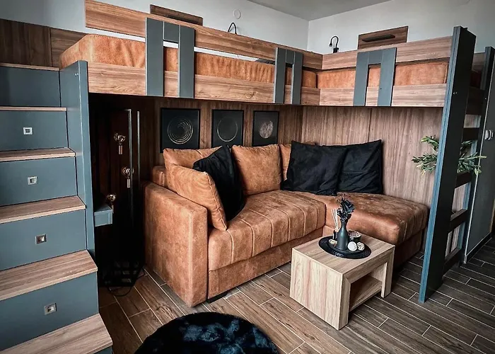 Mir I Lira كوباونيك